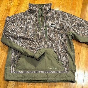 Men’s XL Banded 1/4 zip pullover! Excellent condition! Real-tree Camo
